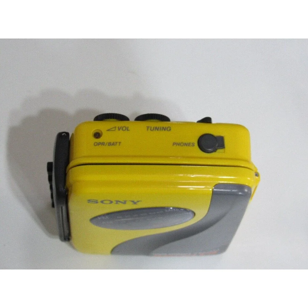 Sony Walkman WM-SXF32 Yellow Gray Portable AM/FM Cassette Player & Headphones